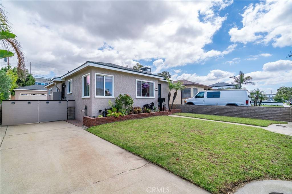 Redondo Beach, CA 90277,524 N Paulina AVE