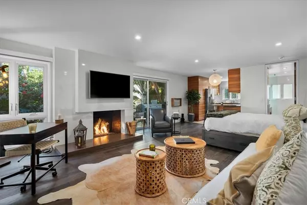 283 S Barrington AVE #C1, Los Angeles, CA 90049