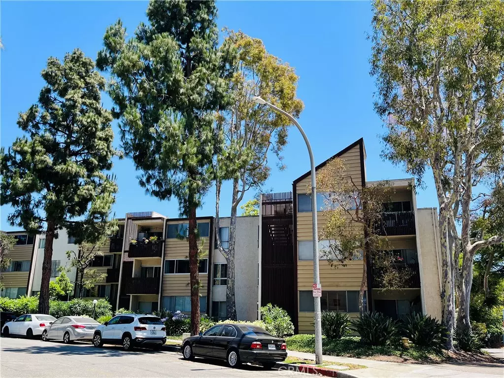 Culver City, CA 90230,6050 Canterbury DR #F206