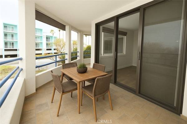 Redondo Beach, CA 90277,520 The Village #110