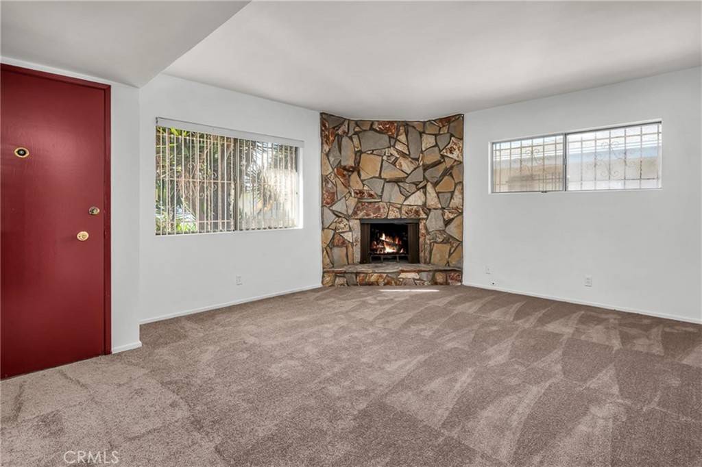 Hawthorne, CA 90250,11838 Oxford Avenue