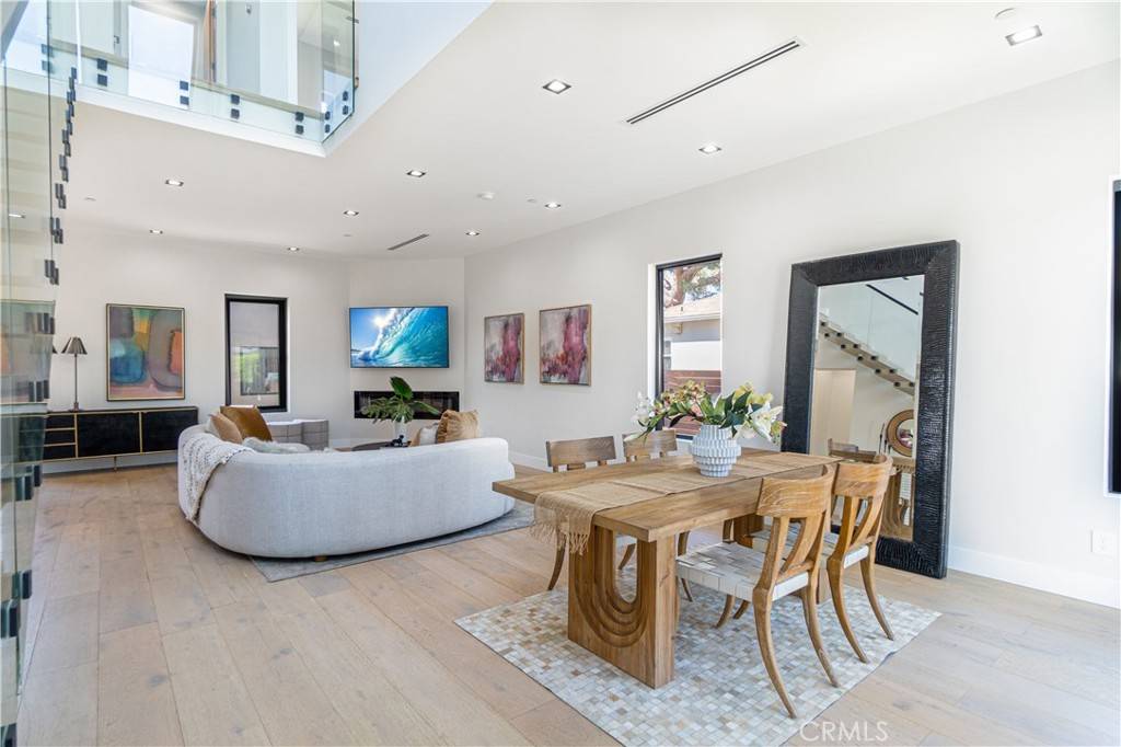 10943 Pickford WAY, Culver City, CA 90230