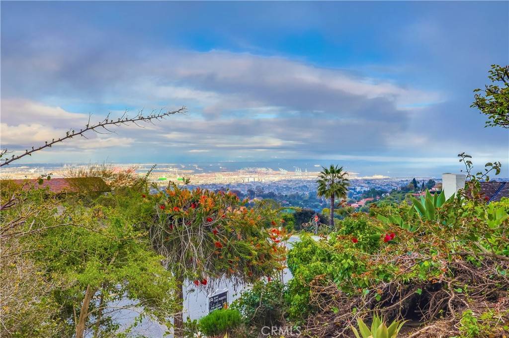 Rancho Palos Verdes, CA 90275,2934 Crownview DR