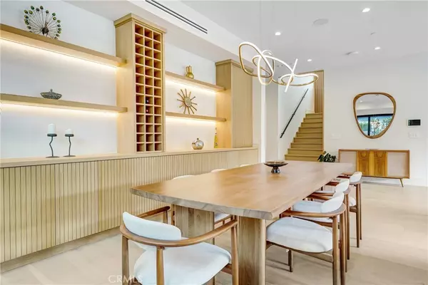 Encino, CA 91436,4949 Petit AVE
