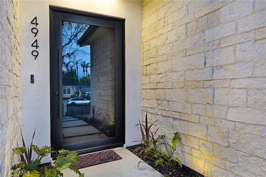 Encino, CA 91436,4949 Petit AVE