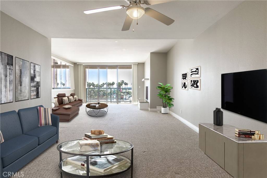 Redondo Beach, CA 90277,140 The Village #202