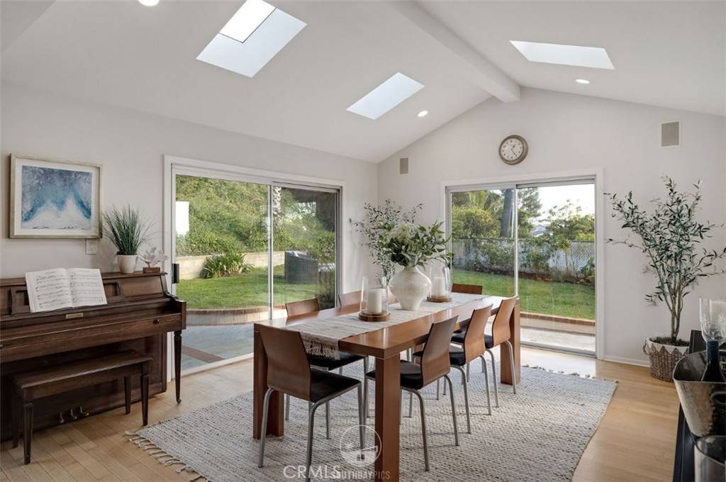 Rancho Palos Verdes, CA 90275,28068 Santona DR