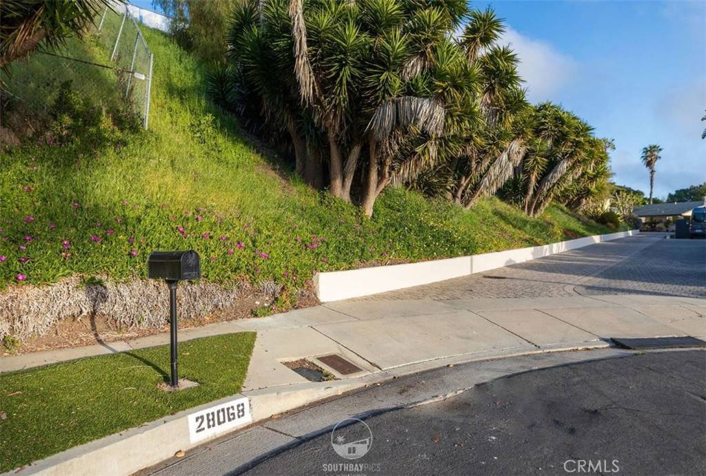 Rancho Palos Verdes, CA 90275,28068 Santona DR