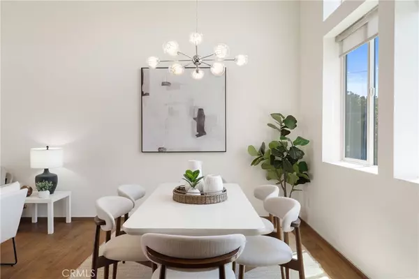 Redondo Beach, CA 90278,2205 Rockefeller LN #B