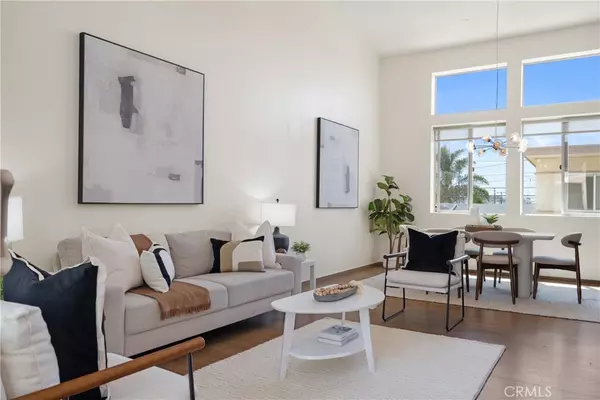 Redondo Beach, CA 90278,2205 Rockefeller LN #B
