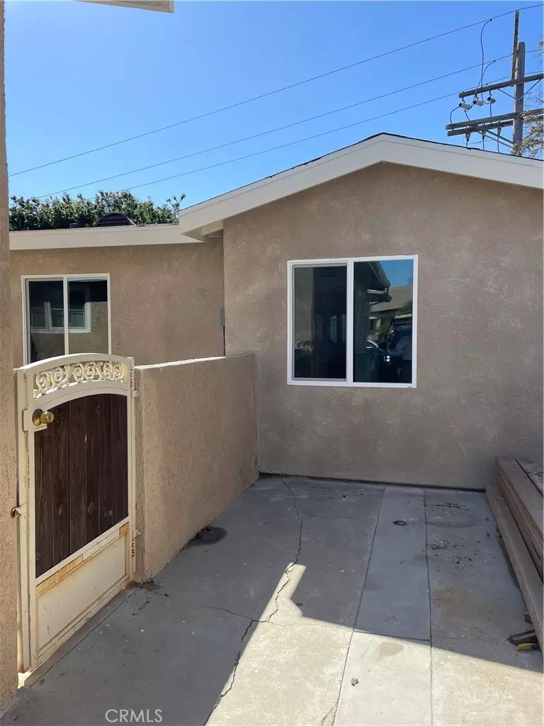 San Pedro, CA 90731,869 W 4 ST