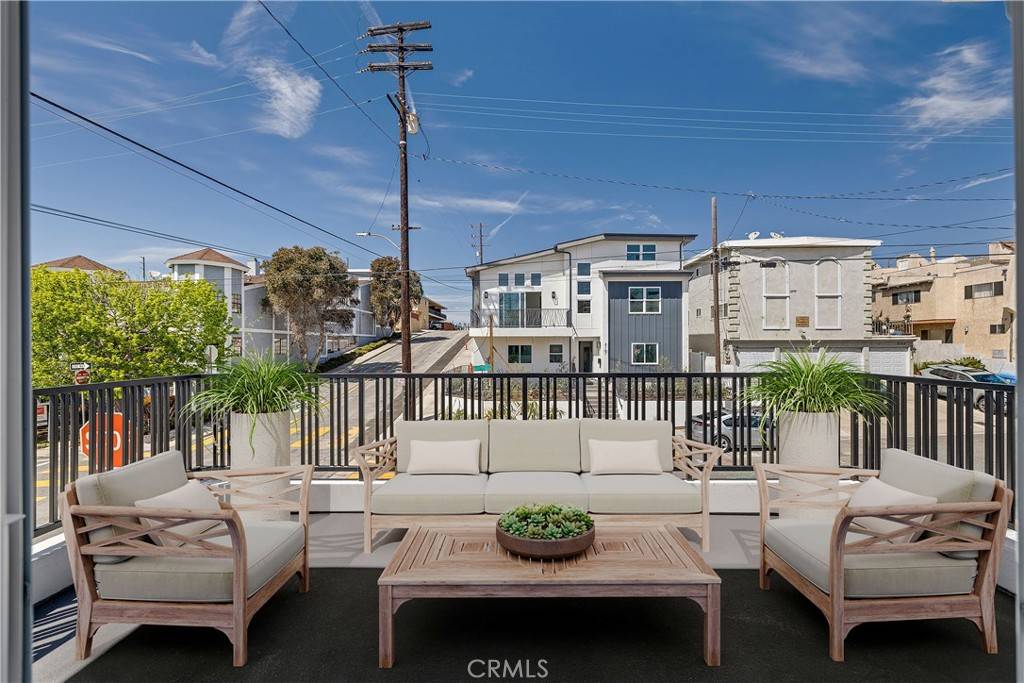 Redondo Beach, CA 90278,2100 Carnegie LN