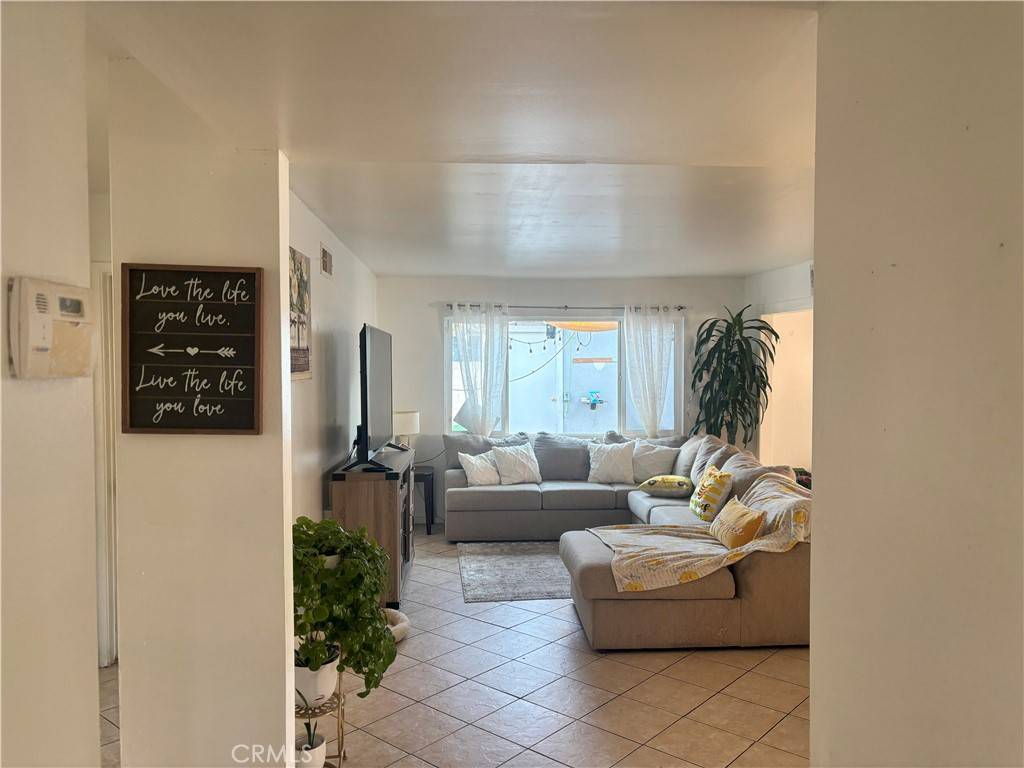 Wilmington, CA 90744,432 Q ST E
