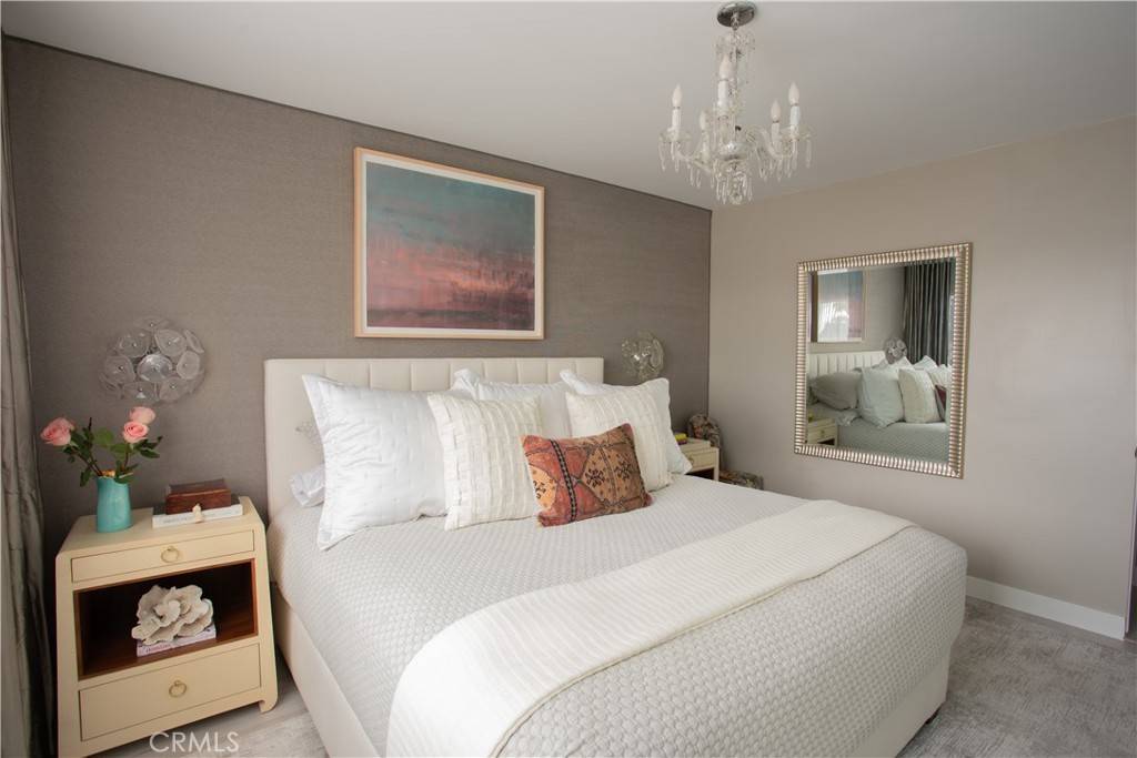 Los Angeles, CA 90049,11645 Montana AVE #330