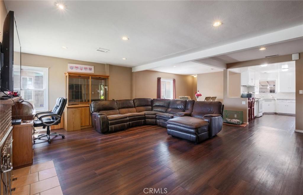 Long Beach, CA 90805,310 E Forhan St