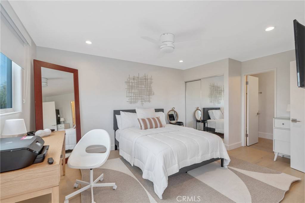 Marina Del Rey, CA 90292,30 Reef ST #3