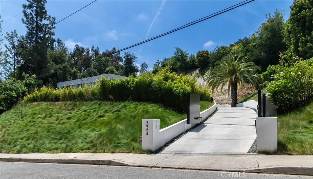 9924 Liebe DR, Beverly Hills, CA 90210