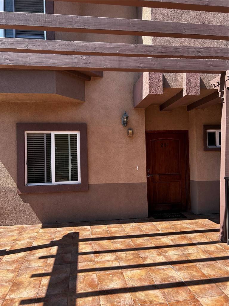 Agoura Hills, CA 91301,5241 Colodny DR #201