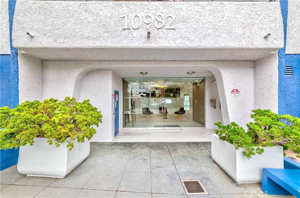 Los Angeles, CA 90024,10982 Roebling AVE #367