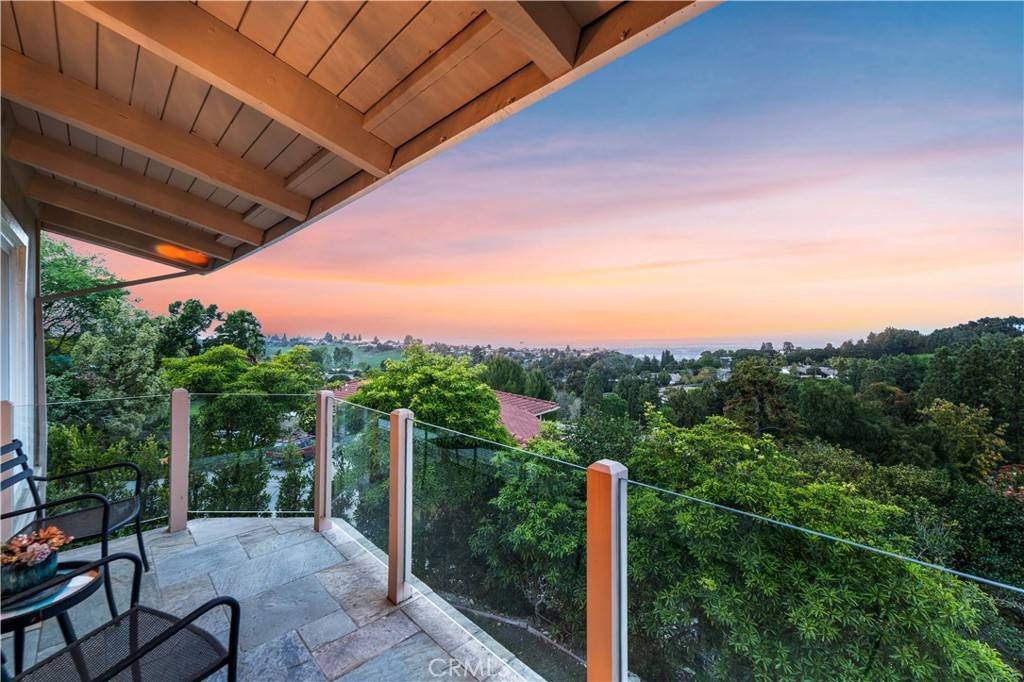 Rancho Palos Verdes, CA 90275,28852 Crestridge RD