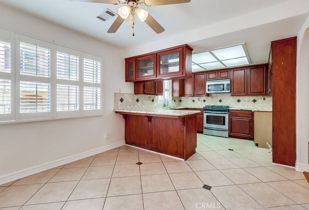 San Pedro, CA 90731,814 S Patton AVE #2