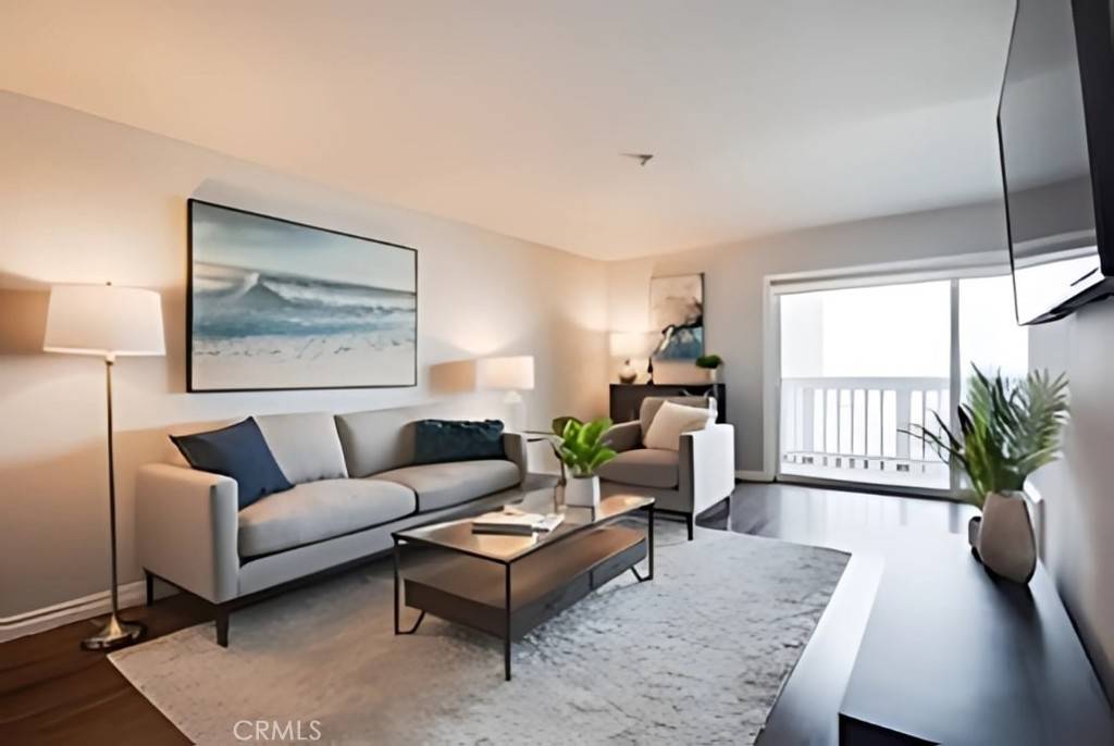 Redondo Beach, CA 90277,630 The Village #116