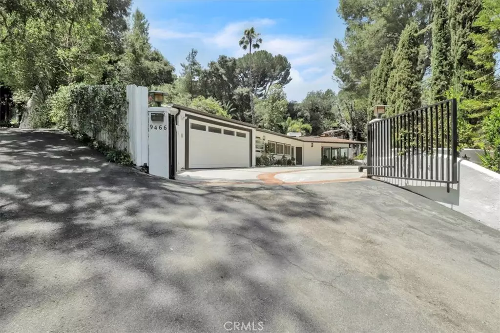 Beverly Hills, CA 90210,9466 Hidden Valley PL