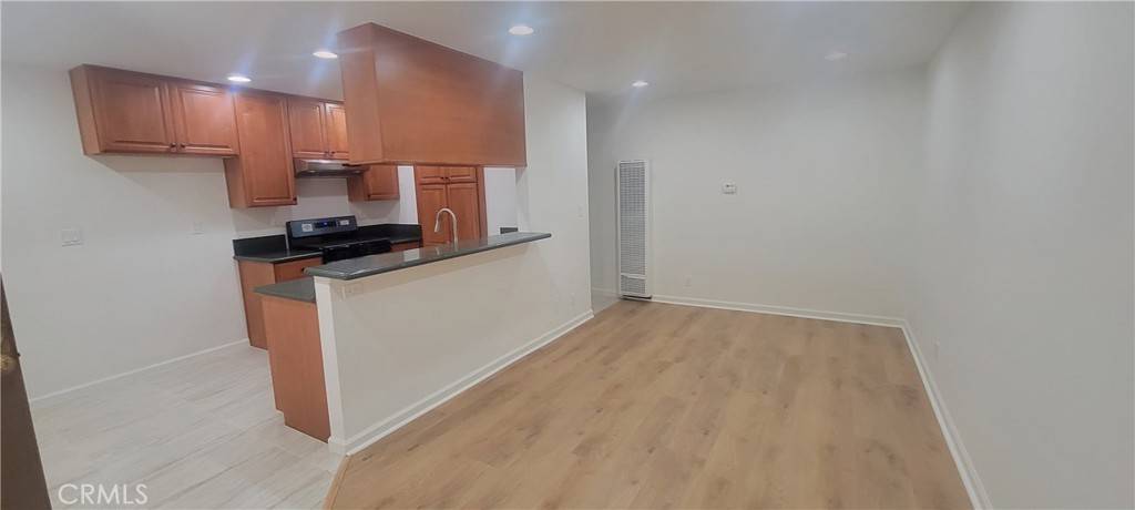 Lawndale, CA 90260,4633 Marine AVE #127