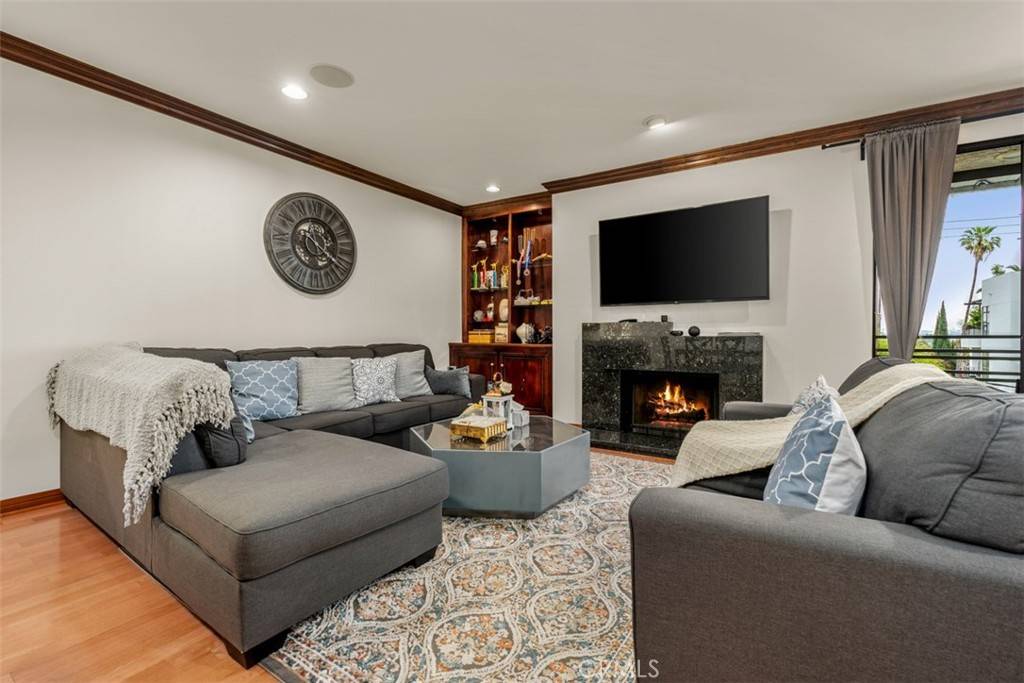 450 N Oakhurst DR #304, Beverly Hills, CA 90210