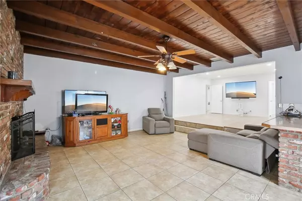 Long Beach, CA 90808,3686 Palo Verde AVE