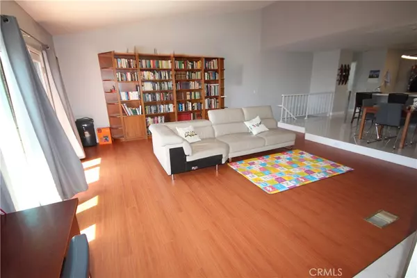 Redondo Beach, CA 90277,220 S Guadalupe AVE #5