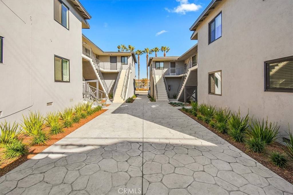 Redondo Beach, CA 90278,2120 Manhattan Beach BLVD #B
