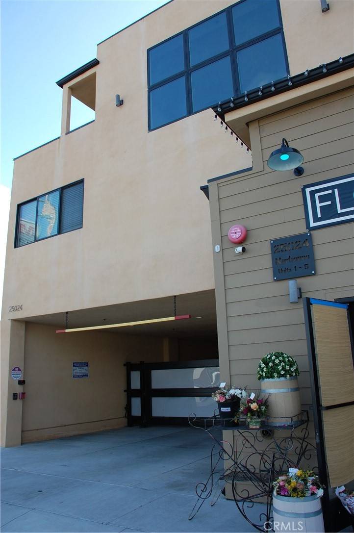 Lomita, CA 90717,25024 Narbonne AVE #1