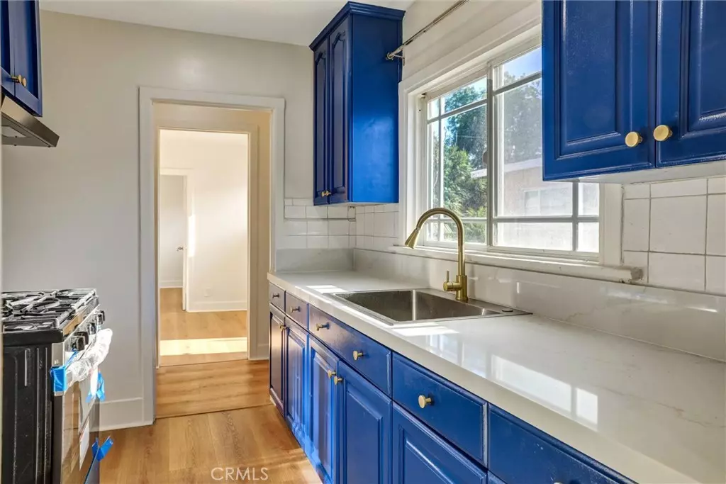 Los Angeles, CA 90011,950 E 48th ST