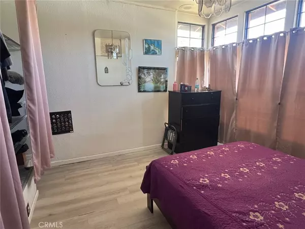 Hawthorne, CA 90250,2524 W 115th ST