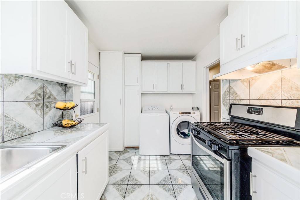 Wilmington, CA 90744,1431 E O ST