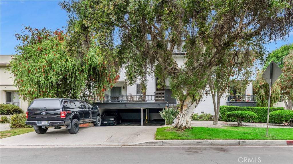 Los Angeles, CA 90034,10961 Rose AVE