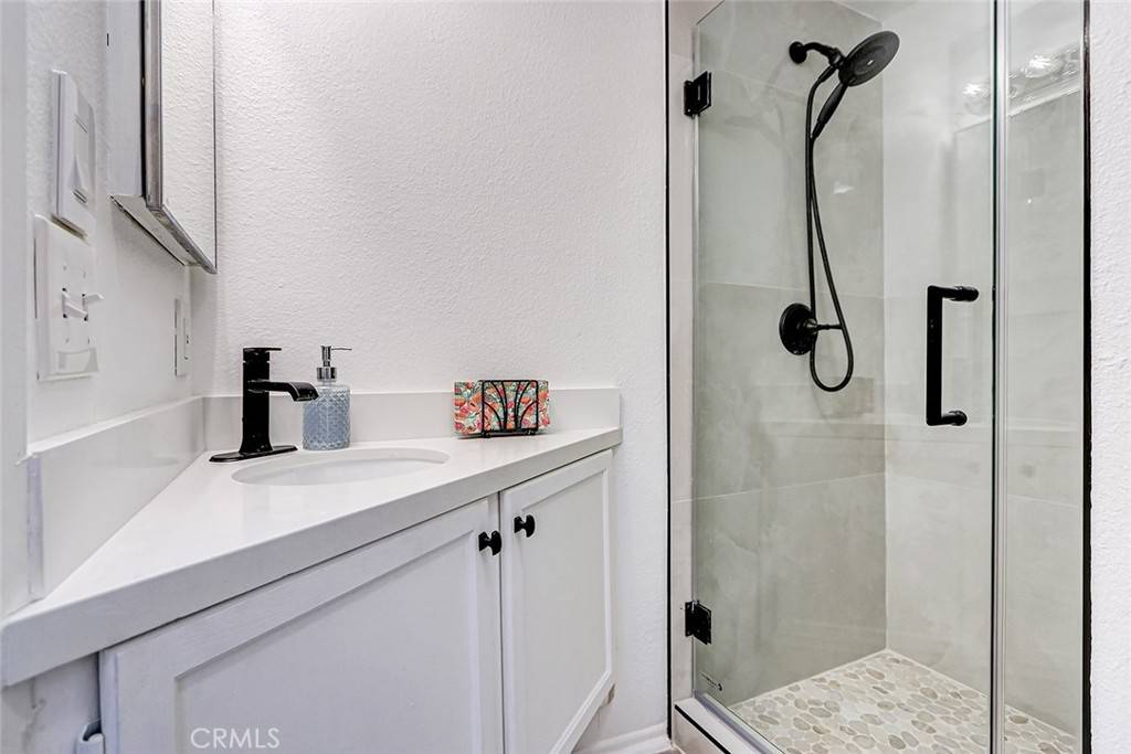Inglewood, CA 90302,888 W Beach AVE #1