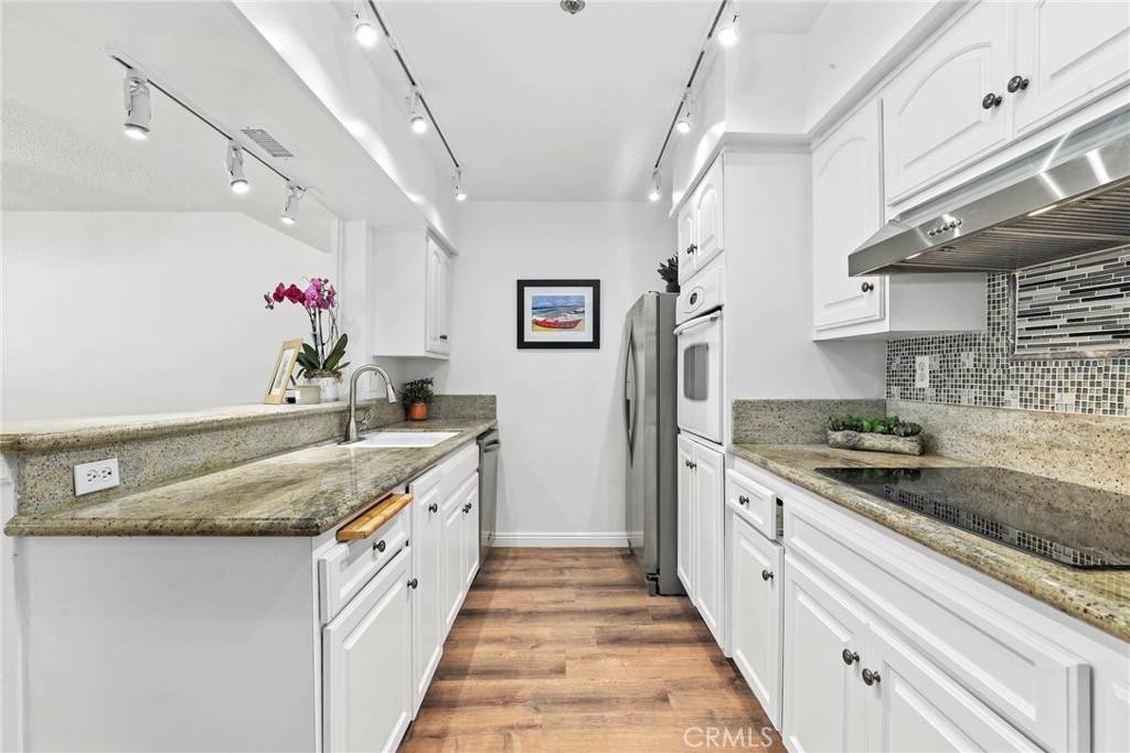 Redondo Beach, CA 90277,230 S Catalina AVE #116
