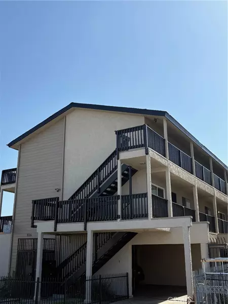 1126 Raymond AVE, Long Beach, CA 90804