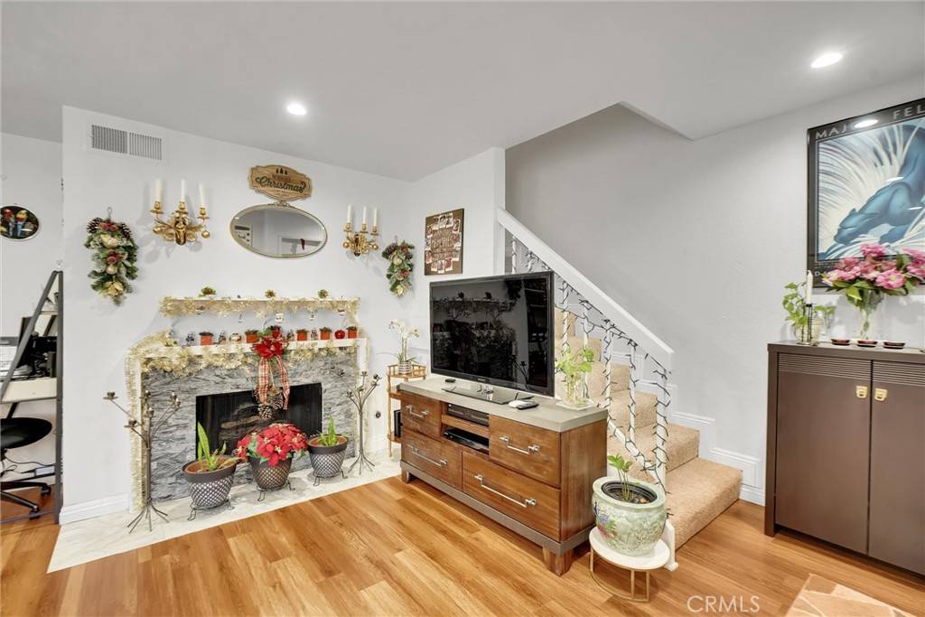 San Fernando, CA 91340,1933 Glenoaks BLVD #127