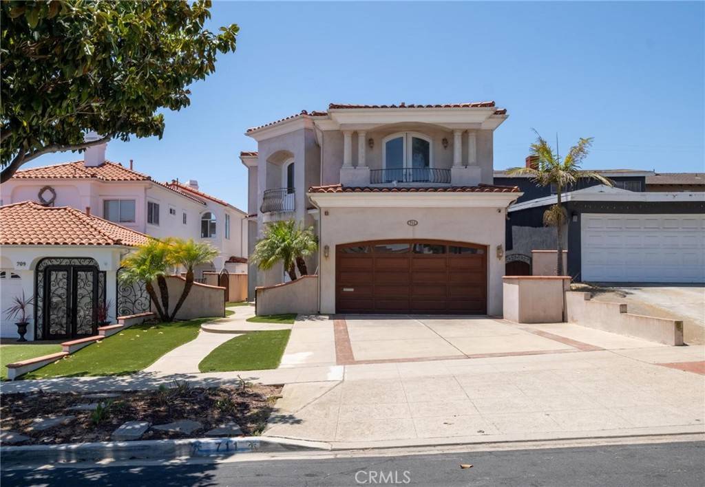Redondo Beach, CA 90277,711 N Paulina AVE