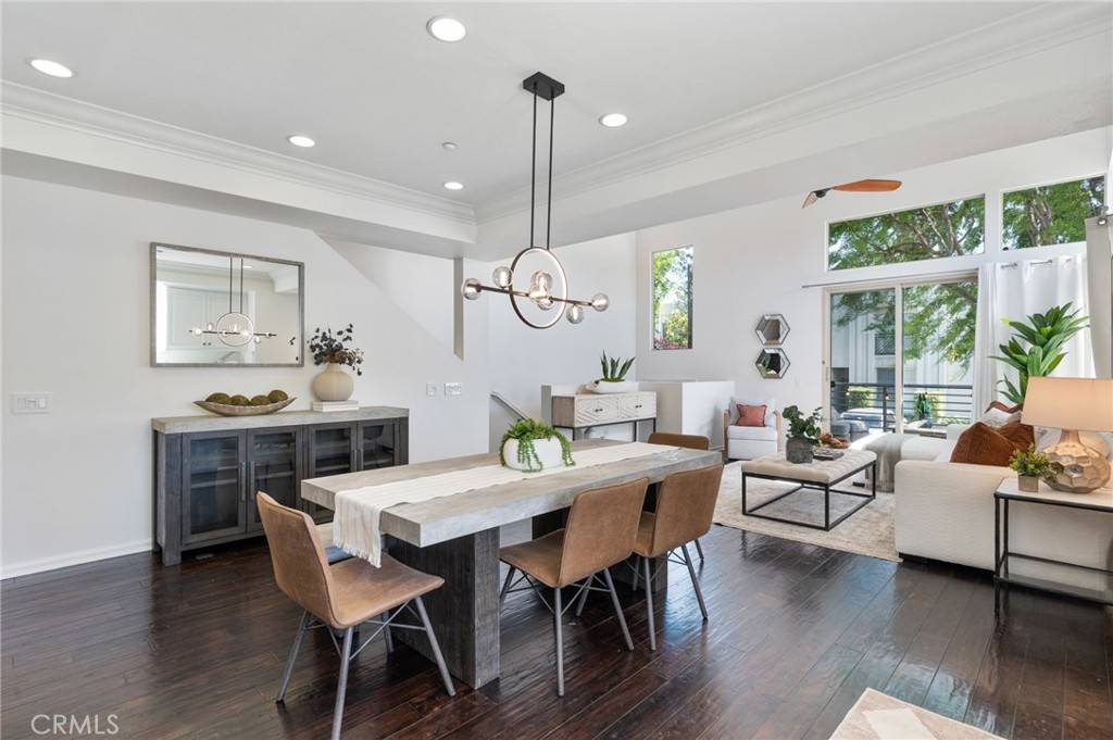 Hawthorne, CA 90250,5547 Strand #101