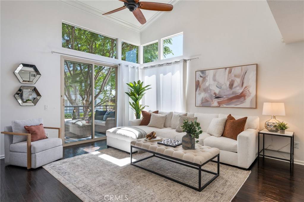 Hawthorne, CA 90250,5547 Strand #101