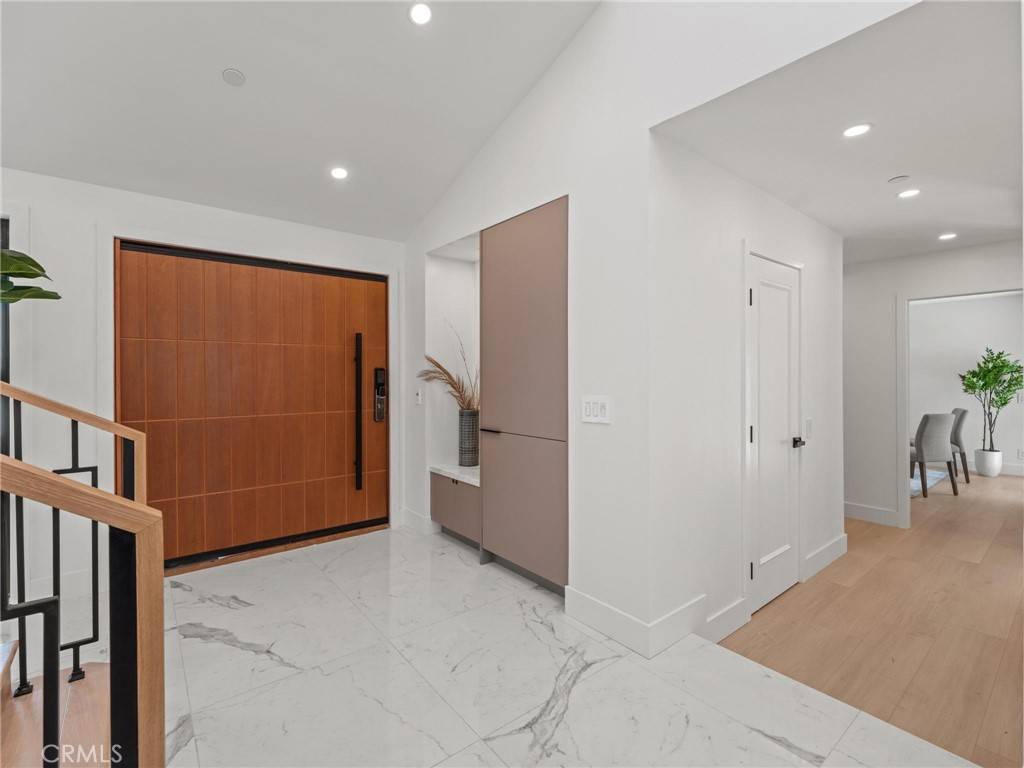 Corona Del Mar, CA 92625,24 White Water DR