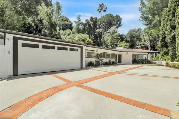 9466 Hidden Valley PL, Beverly Hills, CA 90210
