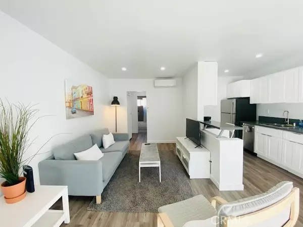 Los Angeles, CA 90025,11422 Iowa AVE #9
