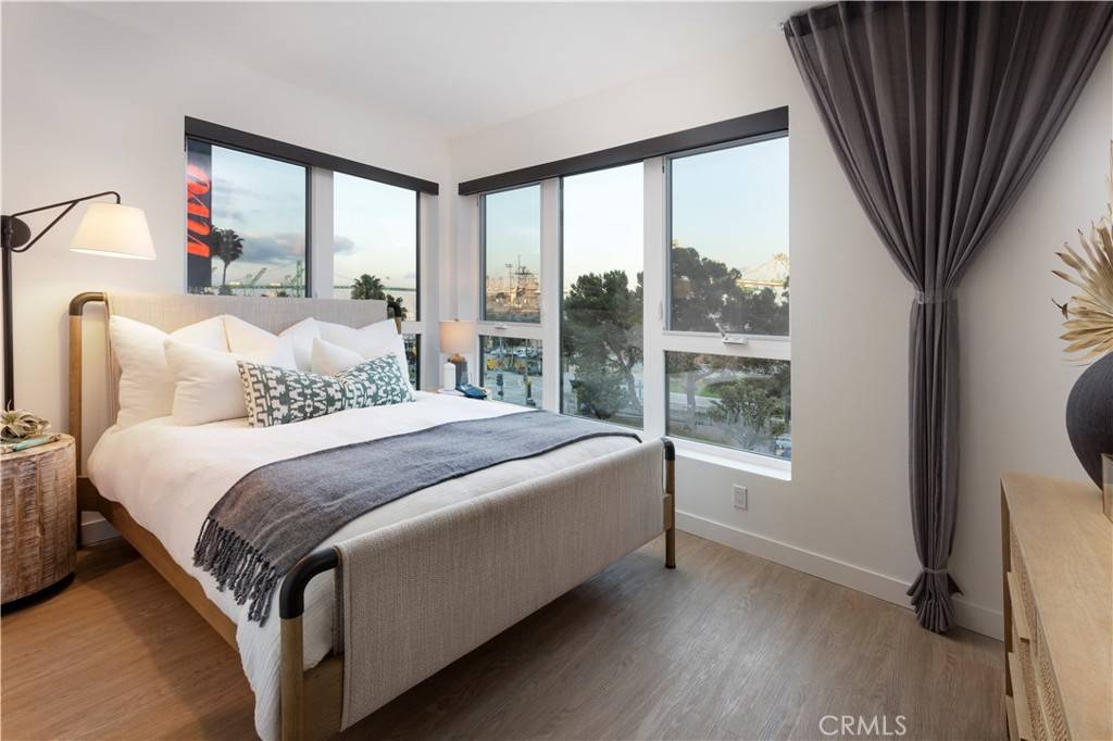 San Pedro, CA 90731,551 S Harbor #403