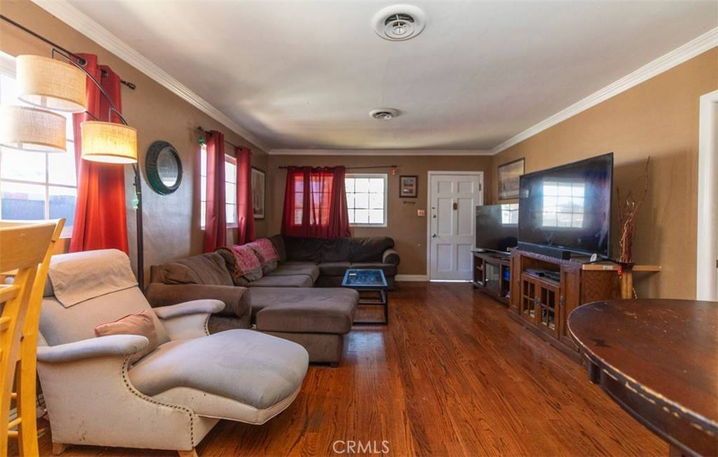 Hawthorne, CA 90250,4547 W 141st Street