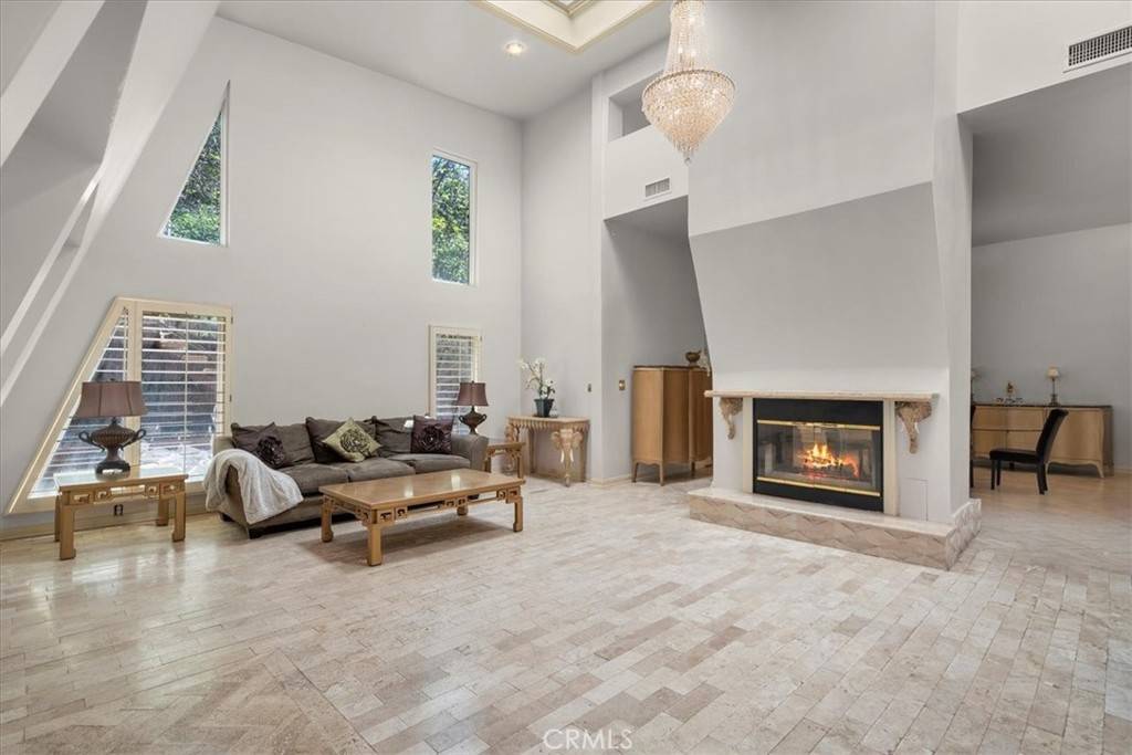 5378 Weatherford DR, Los Angeles, CA 90008